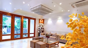 Lobby - CELESTIAL BLISS INN (Varanasi)