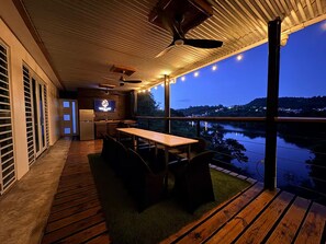 Outdoor dining - Luxury Lake Retreat Infinity Pool 40 mins from SJU (Naranjito)