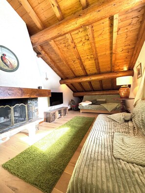 Living area - New Listing (Megève)