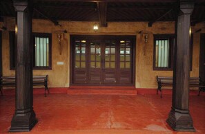 Fachada de la propiedad