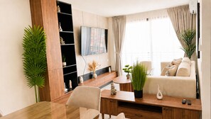 Living area - Urban Nest Lomas, 3 hab., vistas panorámicas, AC, balcón y 2 parqueos (San Salvador)