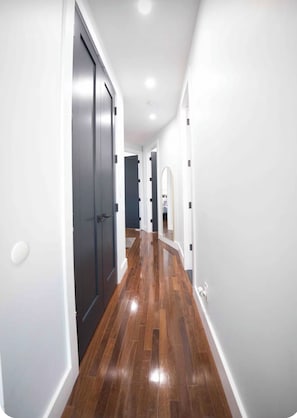 Interior - Beautiful 2 Bedroom apartment centrally located in Brooklyn. (Brooklyn)