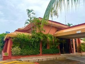 Exterior - Hotel Plaza Tecomán (Tecomán)