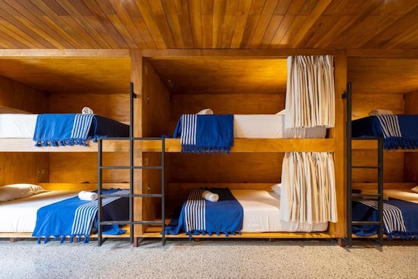 Room - House of Somos, Santa Teresa (Santa Teresa)