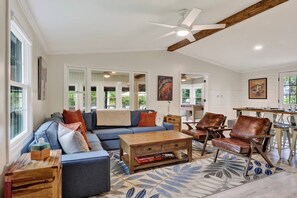 Living area - 2-Cabin Riverfront Compound: Pickleball+Mini Golf (Shenandoah)