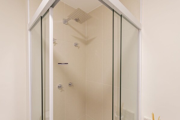 Bathroom - Studio with Balcony and Pool | 140m from Sacomã Station (São Paulo)