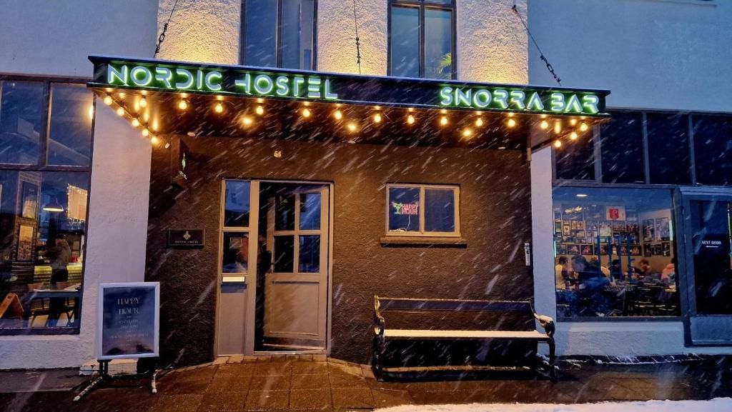 Pohjoismainen hostelli, jossa on Snorra Bar -niminen baari.