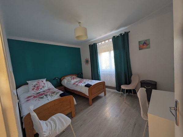 Room - New Listing (Saint-Affrique)