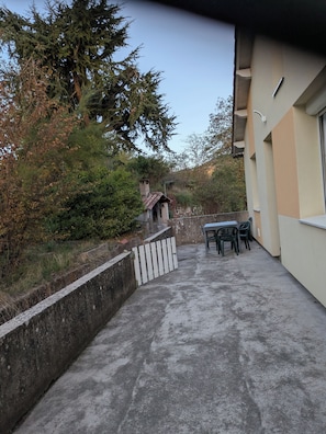 Outdoor dining - New Listing (Saint-Affrique)