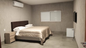 Room - Orla Silvânia (Vianópolis)