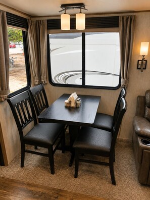 Dining - Superb 2-Bedroom RV On The Lake- City Convenience- Arlington (Grand Prairie)
