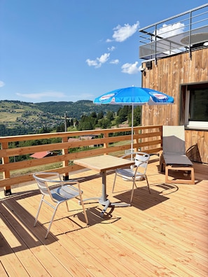Outdoor dining - New Listing (La Bresse)