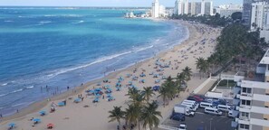 Beach - Oceana #2. Beach front unit in Isla Verde (Carolina)