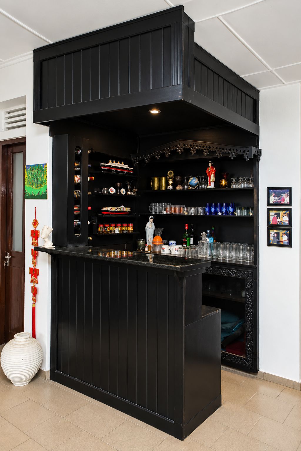 Bar (trong khuôn viên)