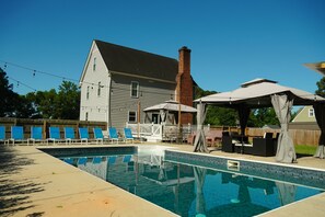 Pool - Putt & pool in Raleigh (Raleigh)