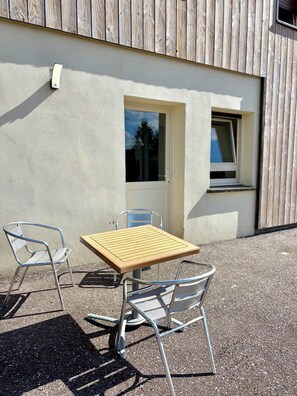 Outdoor dining - New Listing (La Bresse)