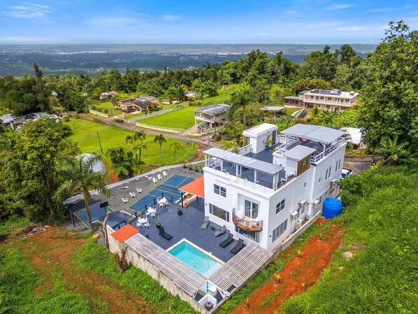 Exterior - 6BR /Pickleball/ Rooftop & Pool (La Dolores)