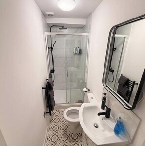 Bathroom - Modern Studio Apartment 5-Private Kitchen & Shower (Manchester)