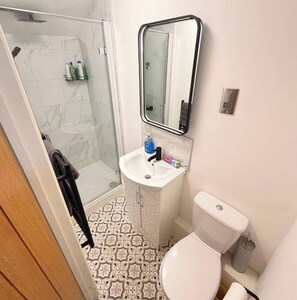 Bathroom - Modern Studio Apartment 8-Private Kitchen & Shower (Manchester)