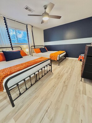Room - NEW! The Loveliest Stay - Auburn 2/2 Retreat (Auburn)