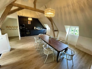 Dining - New Listing (Beaumont-en-Véron)