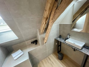 Bathroom - New Listing (Beaumont-en-Véron)
