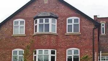 Your character red-brick building in Prestwich