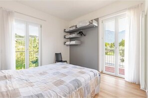 Room - New Listing (Arco)