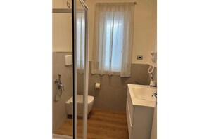 Bathroom - New Listing (Arco)