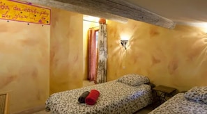 Room - Holiday Home 'Le Mazet De Laurette' with Private Pool, Wi-Fi and Air Conditioning (Saint-Rémy-de-Provence)