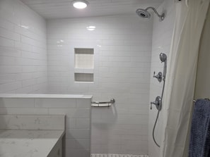 Bathroom - Cozy Cottage in tranquil New Roads (New Roads)
