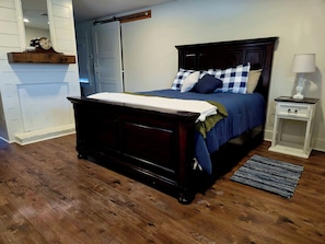 Room - Cozy Cottage in tranquil New Roads (New Roads)