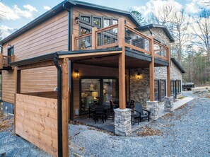 Exterior - Heated Pool •Theater • Hot Tub• Near Pigeon Forge (Sevierville)