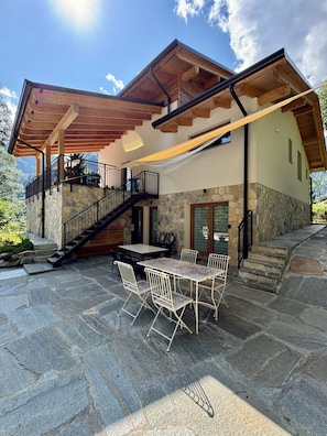 Outdoor dining - New Listing (Piemonte)