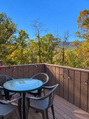 Outdoor dining - Mountain View Cozy Condo- Bryce Resort & Lake Laura (Basye)