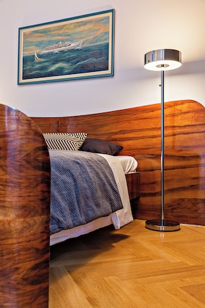 Room - Deluxe Beachfront Apartment Klara, Lovran, 130m2 in Historic Villa from 1906 (Lovran)