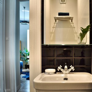 Bathroom - Deluxe Beachfront Apartment Klara, Lovran, 130m2 in Historic Villa from 1906 (Lovran)