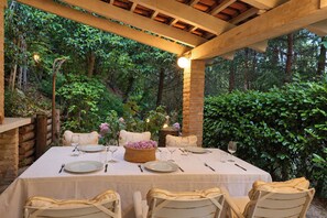 Outdoor dining - New Listing (Torino)