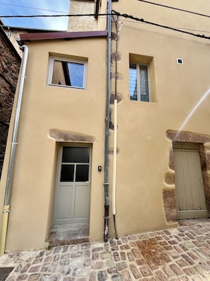 Exterior detail - New Listing (Lapalisse)