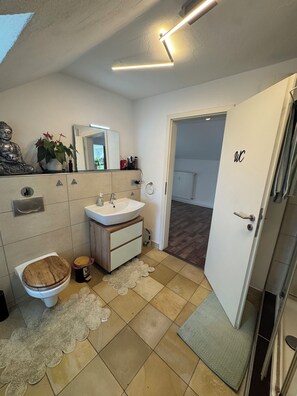 Bathroom - New Listing (Trier)