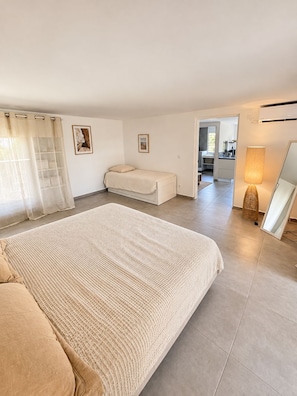 Room - New Listing (Les Terres Basses)