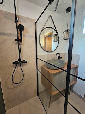Bathroom - New Listing (Agde)