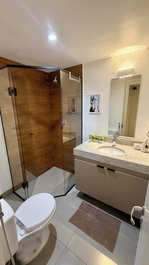 Bathroom - New Listing (São Paulo)