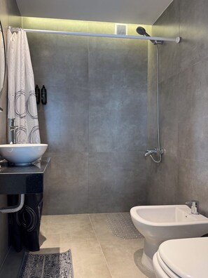 Bathroom - New Listing (Buenos Aires)