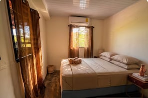 Room - Beachfront 3BR House on Golfo Dulce · Starlink · Pets OK · Puerto Jiménez (La Palma de Puerto Jimenez)