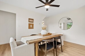 Dining - Cabin In Hocking Hills - The Ivory Pines: The Big Pine (Logan)