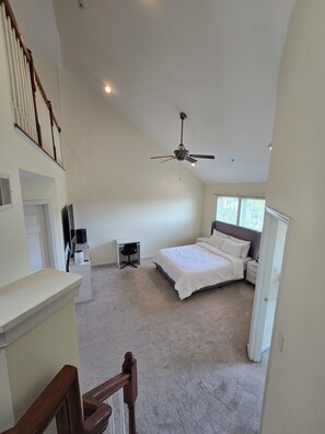 Room - Beautiful 3-bedroom townhome in tranquil Severn with AC comfort by BWI Airport (Severn)