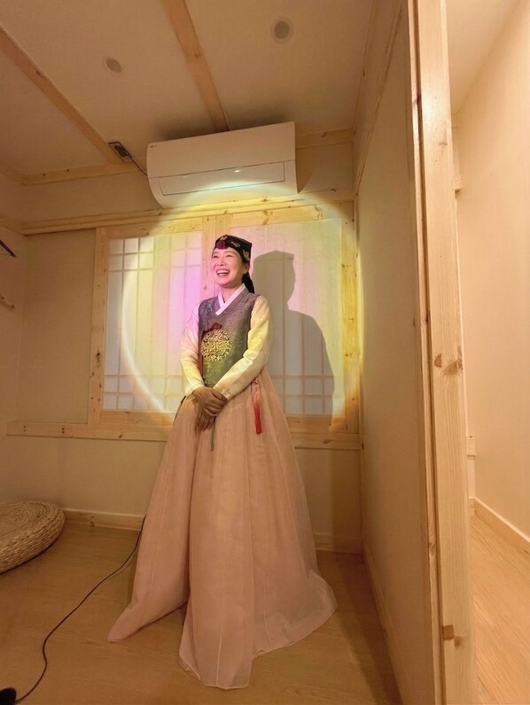 Miscellaneous - Golmok Stay - Korean Traditional accommodation 5 MIN from Nampo, night market (Busan)