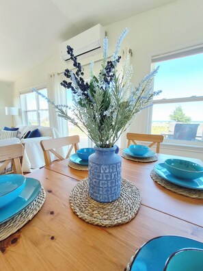 Dining - North Shore Ocean View Beach House (Sea View)
