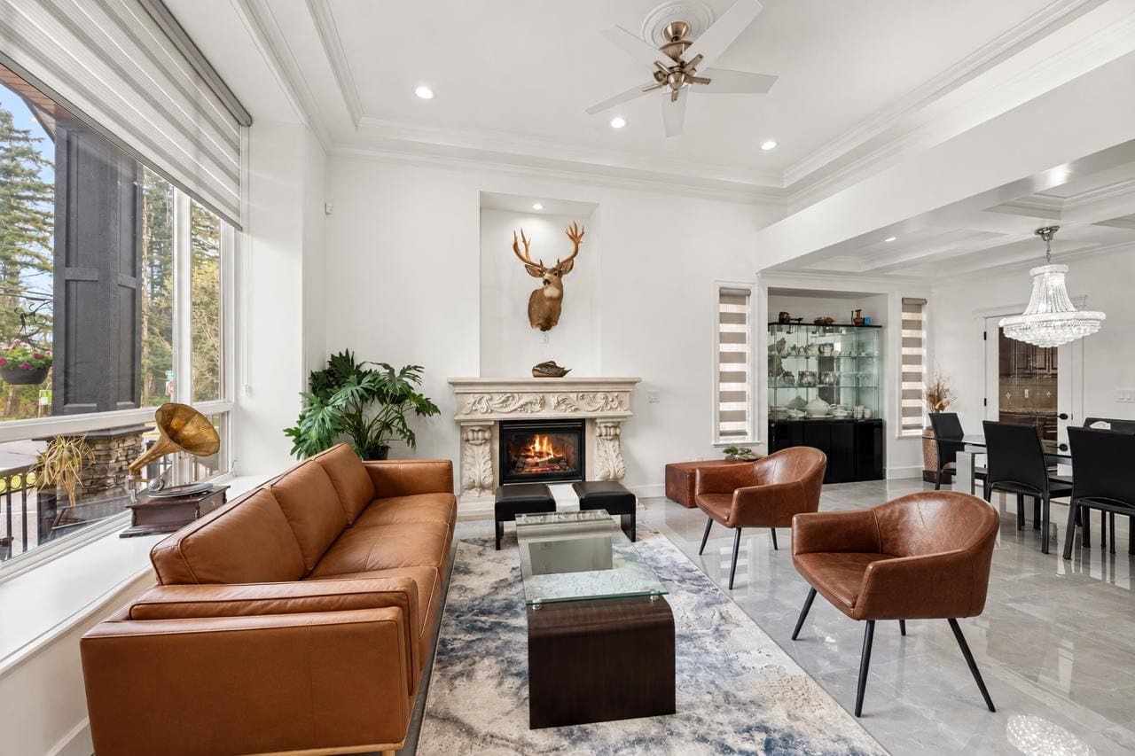 Modern 6BR Home in Surrey | Corner Lot | X-Parking